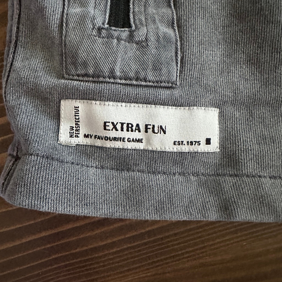 Boys ZARA Gray Cargo Shorts Size 10 Elastic Waist Black Zip Pockets Streetwear - Picture 3 of 5